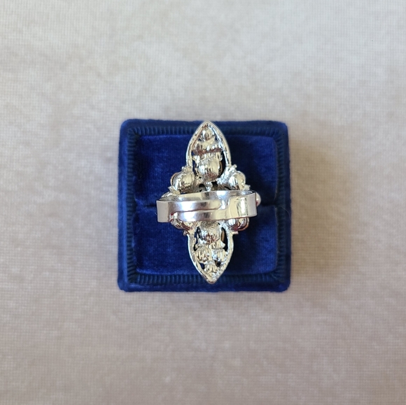 Silver Diamond Statement Fashion Ring - Picture 4 of 4